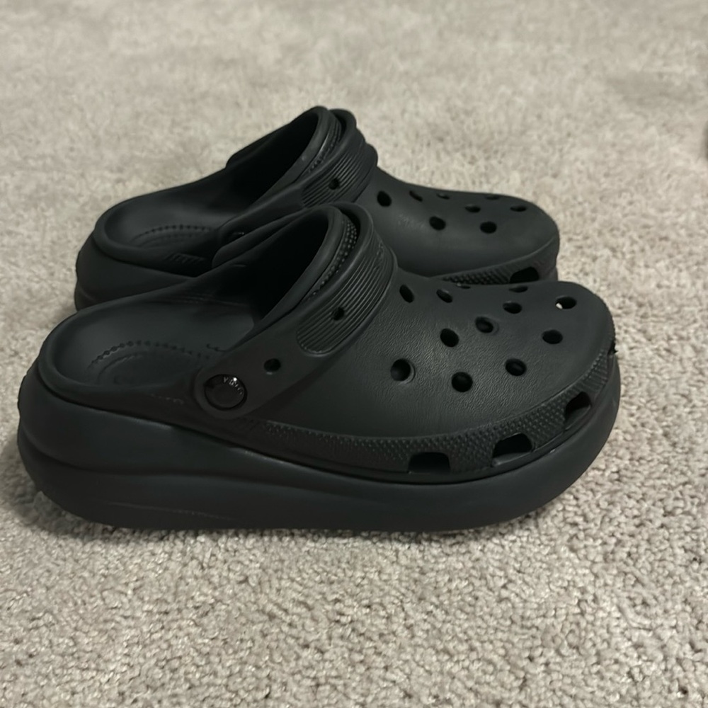 Crush CROCS 🖤🖤🖤